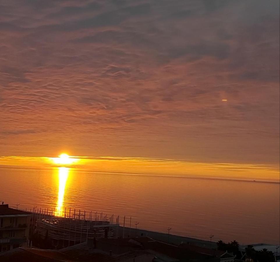 Luxury Sea View Orbi City Batumi Kültér fotó
